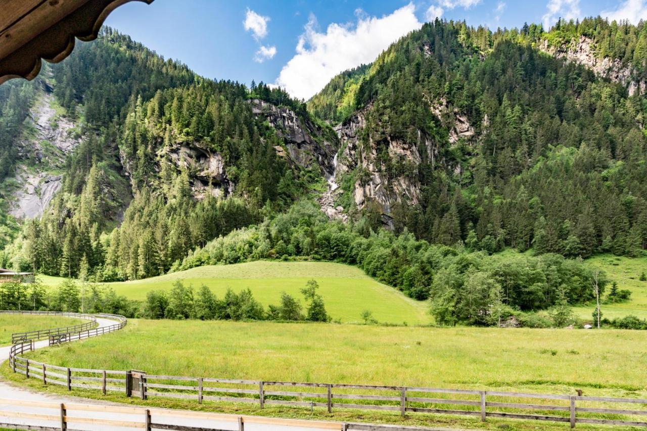 Hotel Gasthaus Haeusling Alm Mayrhofen Exterior foto